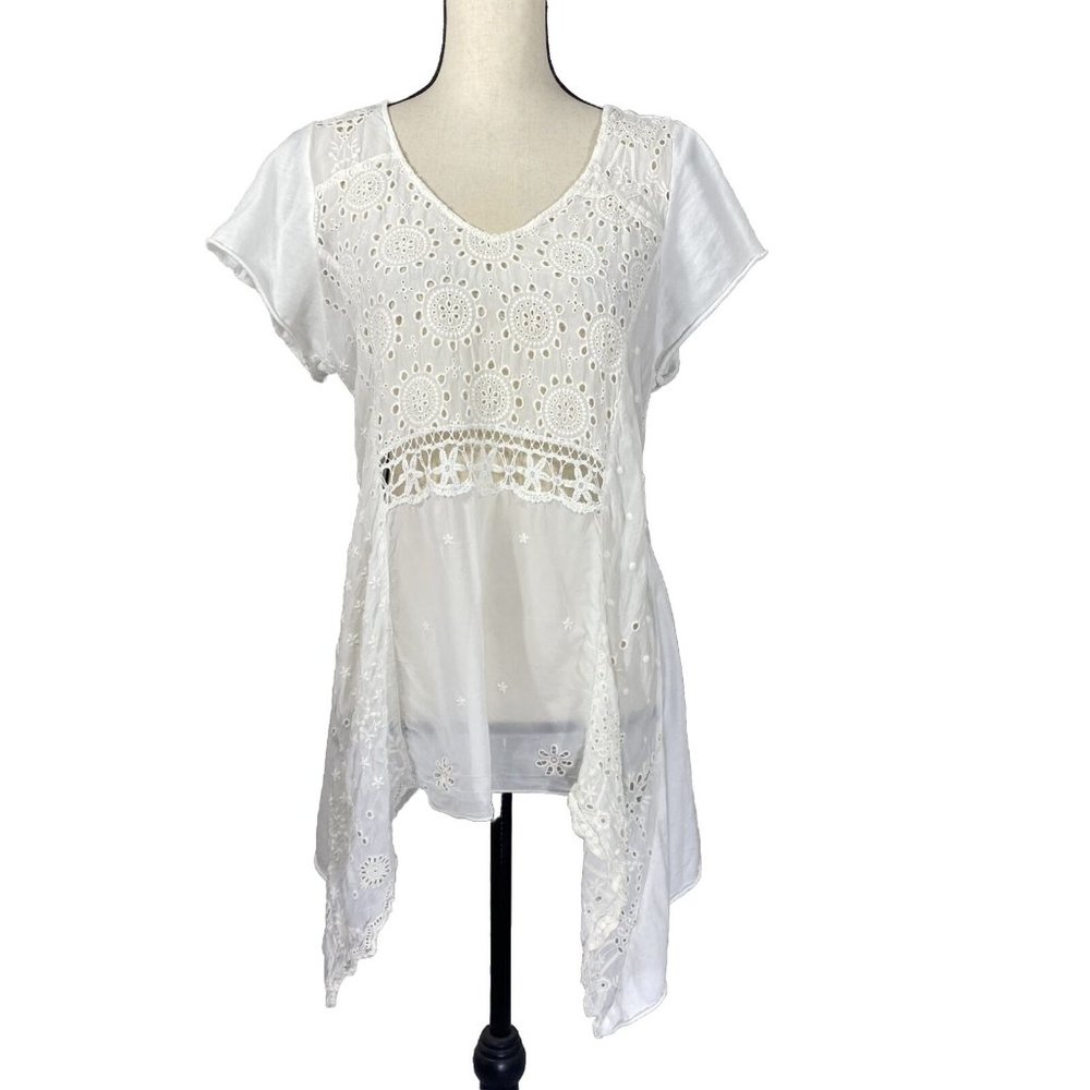 For Love And Liberty White Top Womens M Sharkbite Hem Embroidery Johnny Was